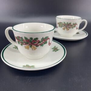 Johnson Brothers Victorian Christmas Set of 2 Tea Cups/2 Saucers Classic Holiday